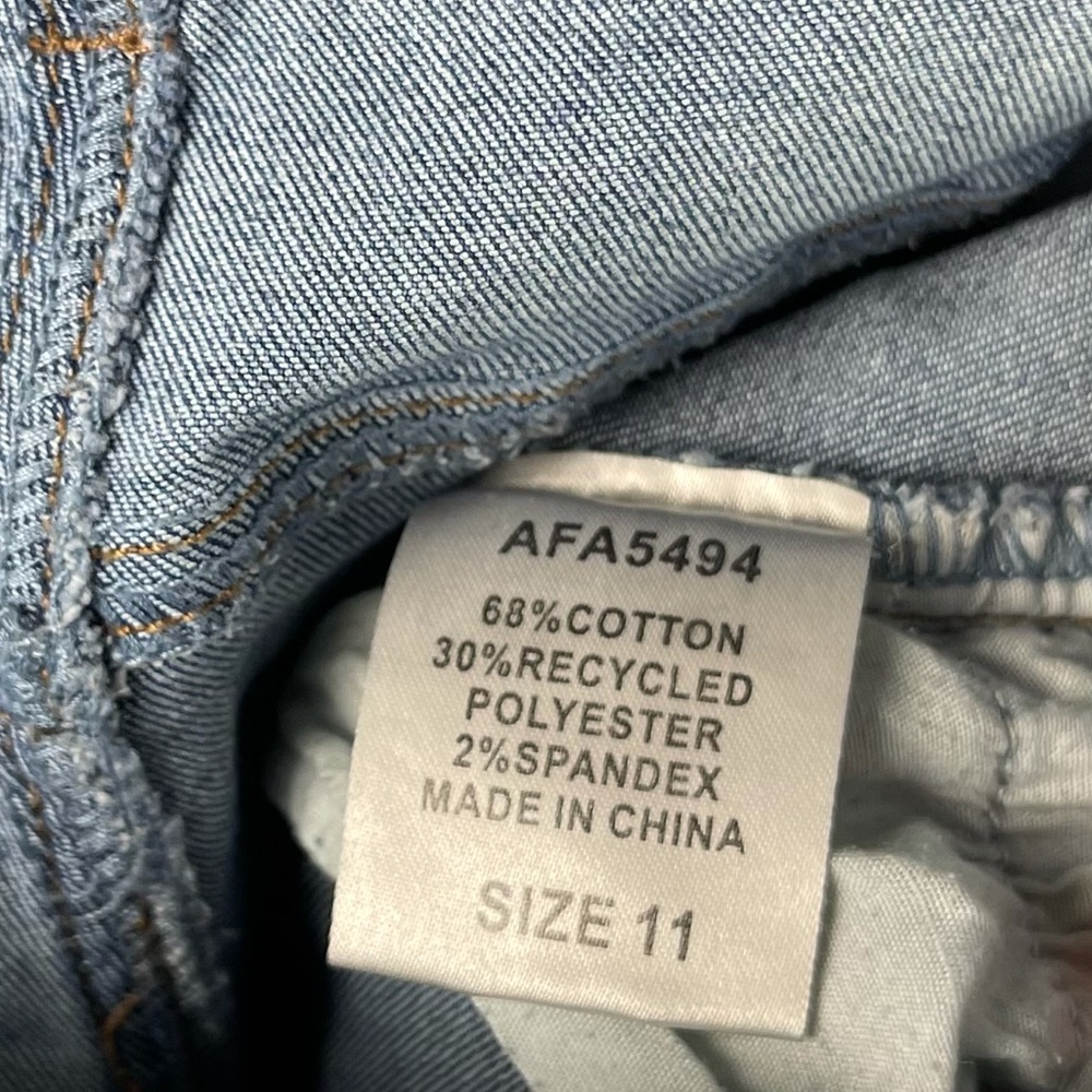 Fashion Nova High Waisted Jeans - Picture 7 of 7
